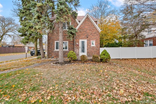 1332 Fort Park Boulevard, Lincoln Park, MI 48146