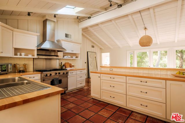 1784 Old Ranch Road, Los Angeles, CA 90049