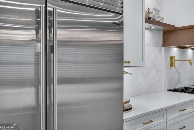 42 Chaucer Street, Savannah, GA 31410