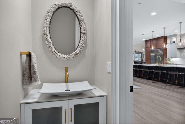 42 Chaucer Street, Savannah, GA 31410