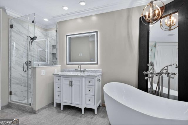 42 Chaucer Street, Savannah, GA 31410