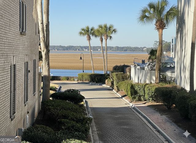 42 Chaucer Street, Savannah, GA 31410