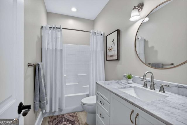 42 Chaucer Street, Savannah, GA 31410