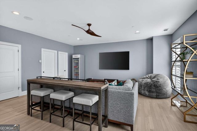 42 Chaucer Street, Savannah, GA 31410