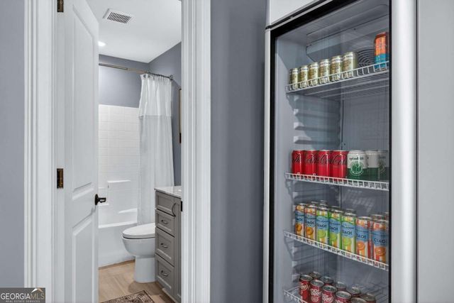 42 Chaucer Street, Savannah, GA 31410