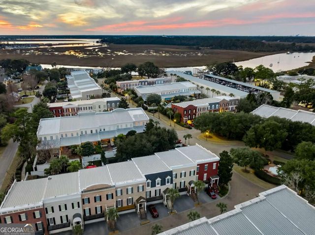 42 Chaucer Street, Savannah, GA 31410