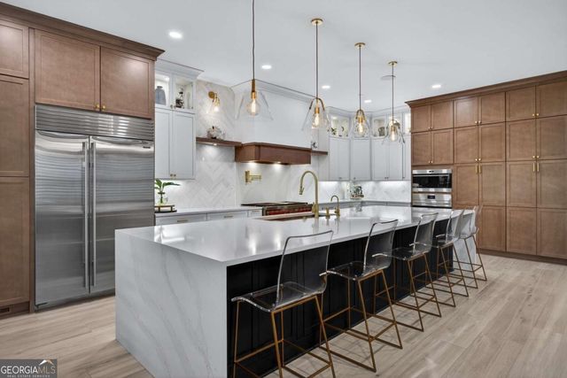 42 Chaucer Street, Savannah, GA 31410