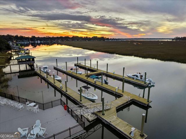 42 Chaucer Street, Savannah, GA 31410