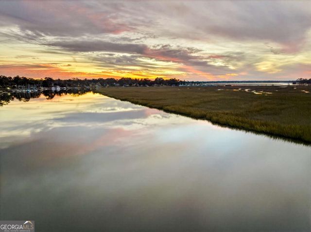 42 Chaucer Street, Savannah, GA 31410