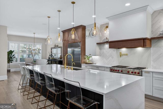 42 Chaucer Street, Savannah, GA 31410