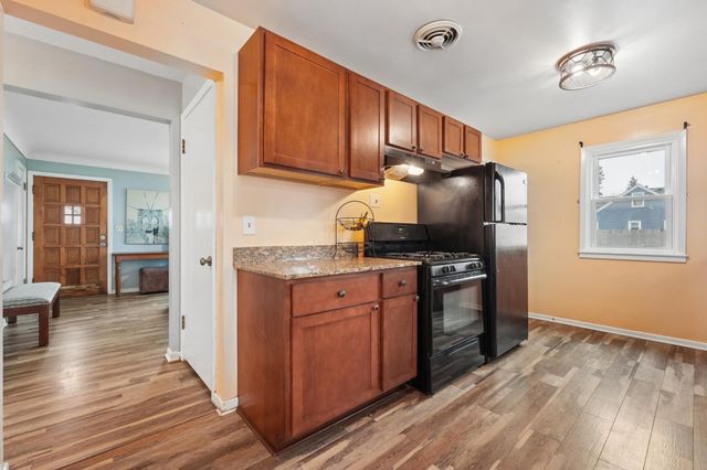 5401 Hampshire Avenue N, Crystal, MN 55428