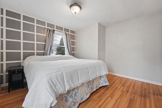 5401 Hampshire Avenue N, Crystal, MN 55428