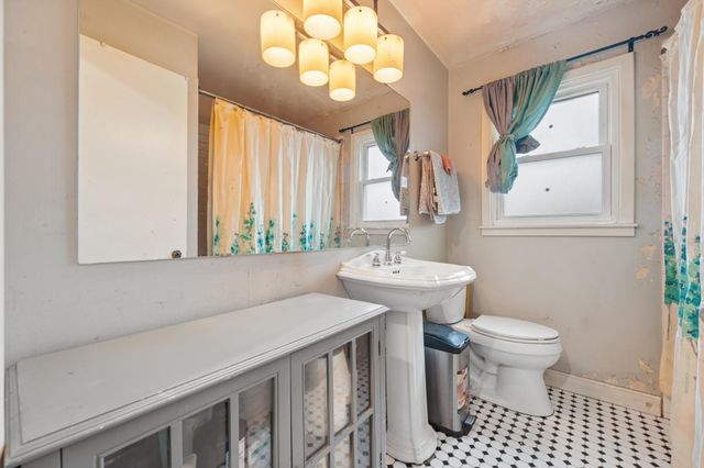 5401 Hampshire Avenue N, Crystal, MN 55428