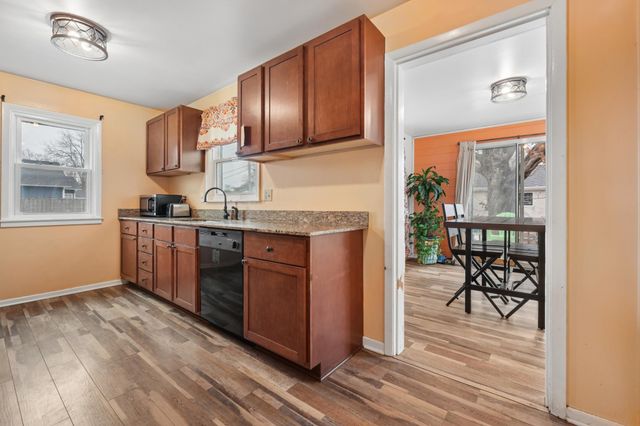 5401 Hampshire Avenue N, Crystal, MN 55428