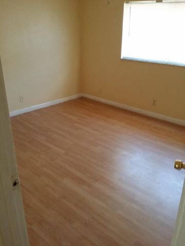 2580 NW 52nd Avenue C16, Lauderhill, FL 33313