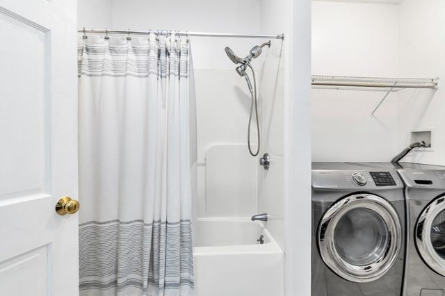 42 D St, Lowell, MA 01851