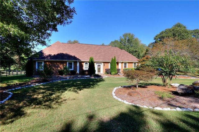 3889 Pineybrook Drive, Loganville, GA 30052