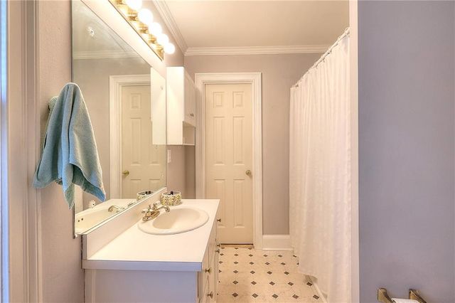 3889 Pineybrook Drive, Loganville, GA 30052