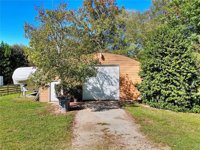 3889 Pineybrook Drive, Loganville, GA 30052