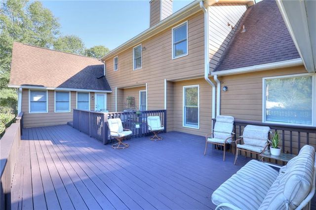 3889 Pineybrook Drive, Loganville, GA 30052