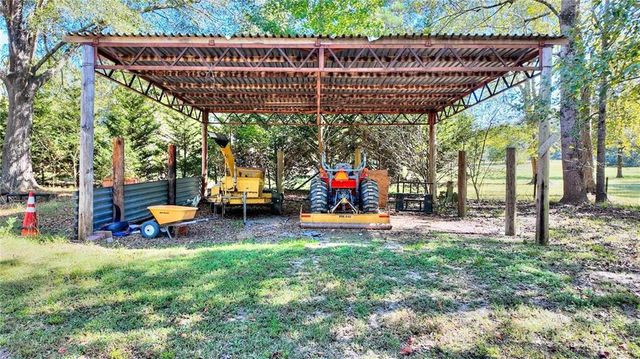 3889 Pineybrook Drive, Loganville, GA 30052