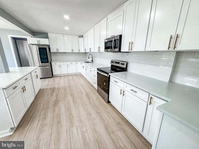 23 KAREN CT, New Castle, DE 19720