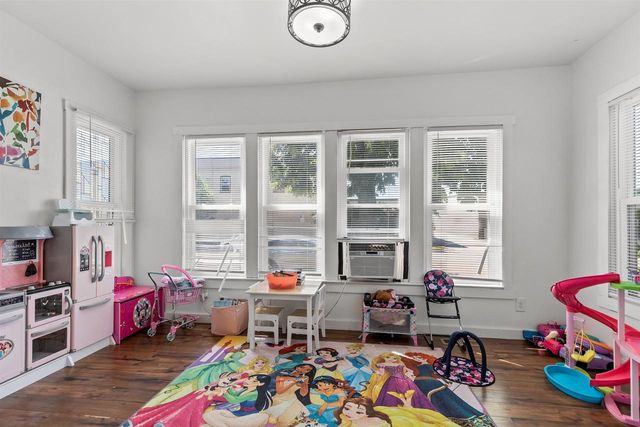 120 E PACIFIC STREET, Appleton, WI 54911