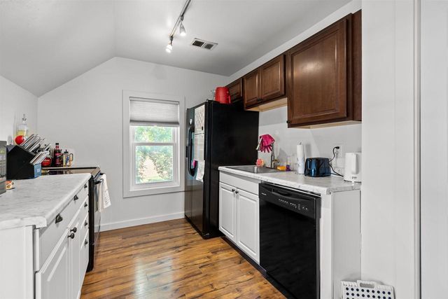 120 E PACIFIC STREET, Appleton, WI 54911