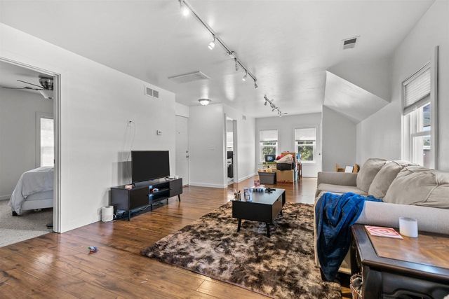 120 E PACIFIC STREET, Appleton, WI 54911