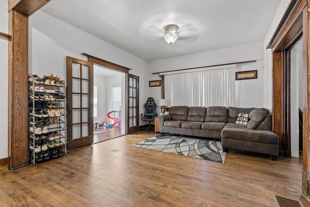 120 E PACIFIC STREET, Appleton, WI 54911