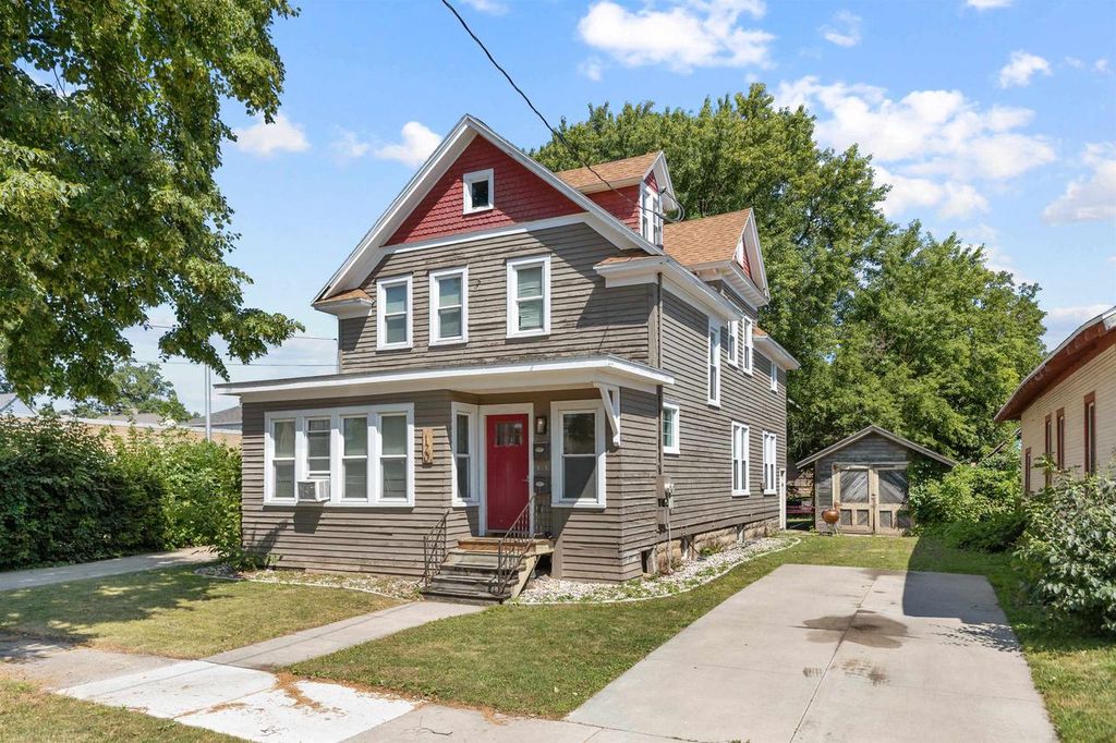 120 E PACIFIC STREET, Appleton, WI 54911
