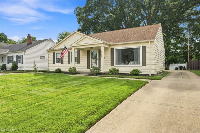 4274 W 202, Fairview Park, OH 44126