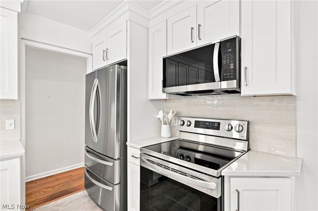 4274 W 202, Fairview Park, OH 44126