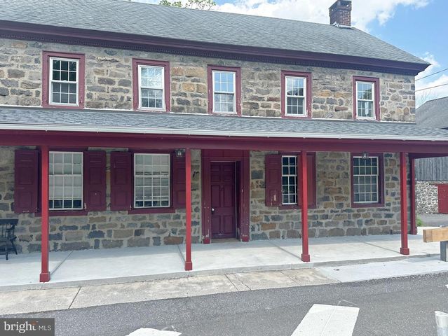 3198 MAIN ST, Green Lane, PA 18054