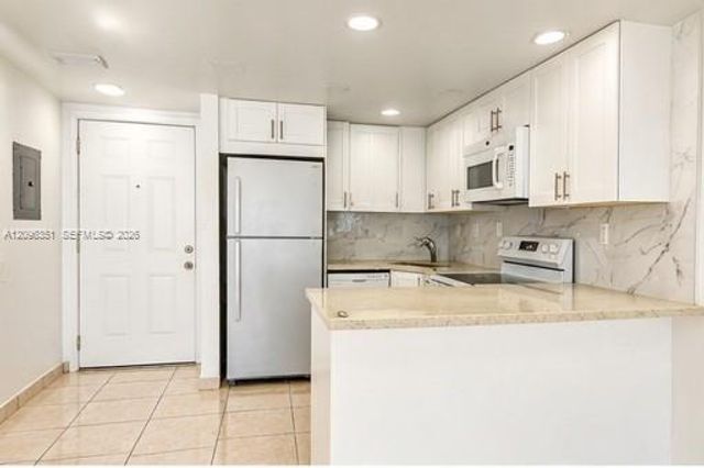 5580 W 26th Court 102, Hialeah, FL 33016