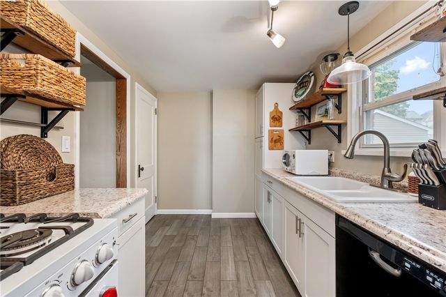 902 Delaware Ave, New Castle, PA 16105