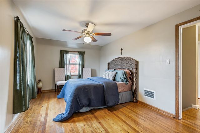 902 Delaware Ave, New Castle, PA 16105