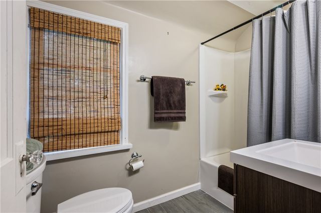 902 Delaware Ave, New Castle, PA 16105