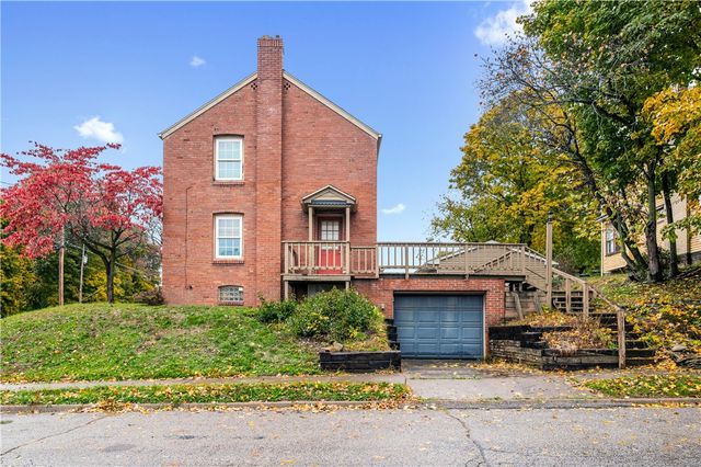 902 Delaware Ave, New Castle, PA 16105