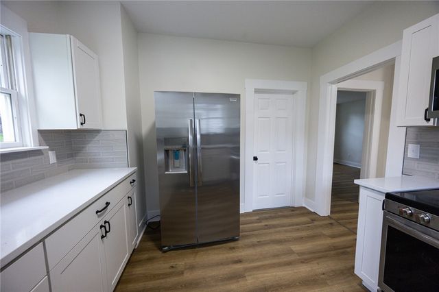 221 Glenn Ave, Canonsburg, PA 15317
