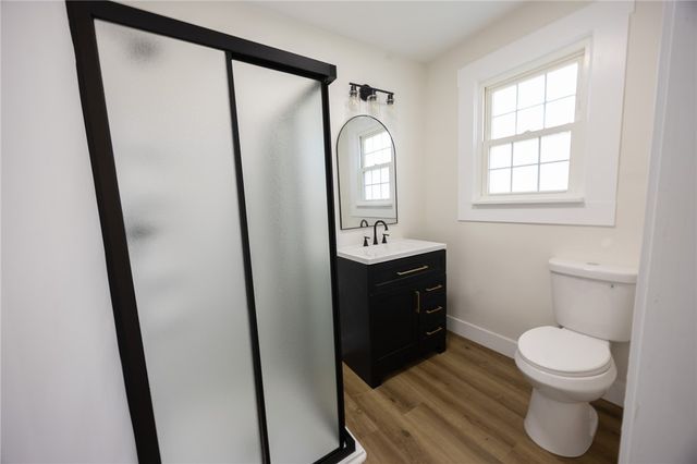 221 Glenn Ave, Canonsburg, PA 15317