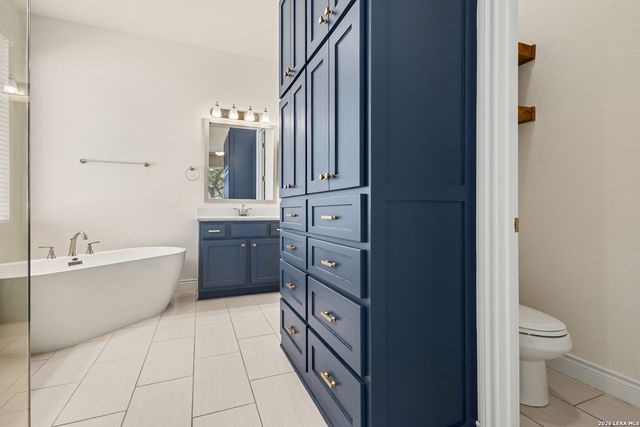 214 Vizcaya, Boerne, TX 78006