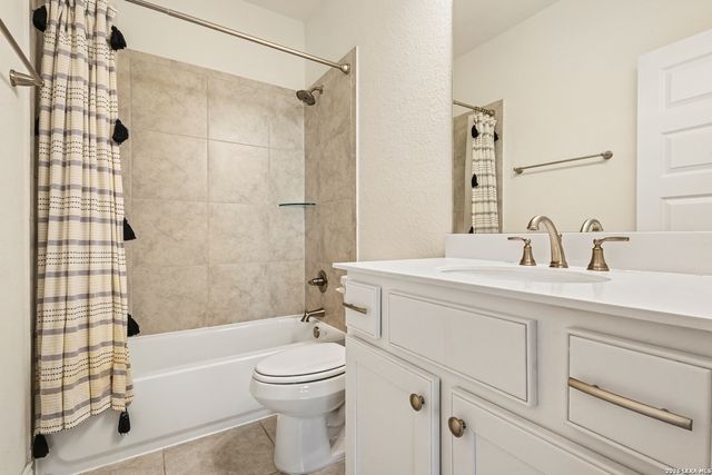 214 Vizcaya, Boerne, TX 78006
