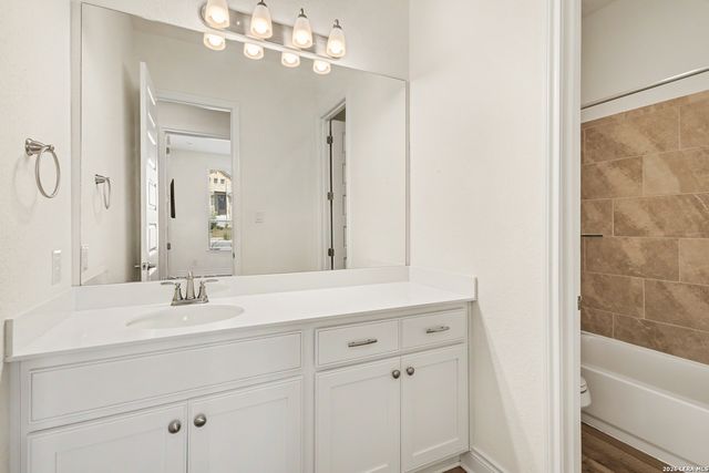 214 Vizcaya, Boerne, TX 78006