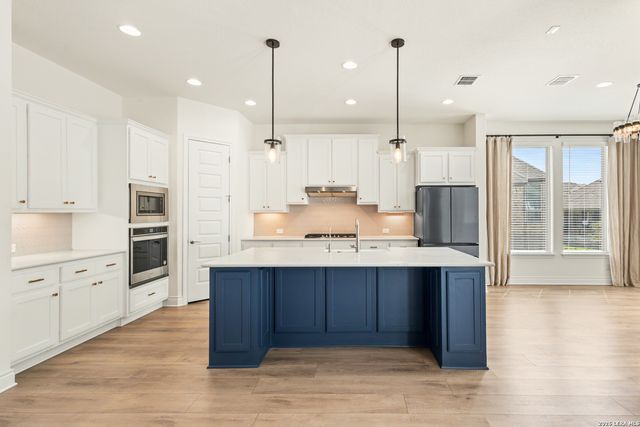 214 Vizcaya, Boerne, TX 78006
