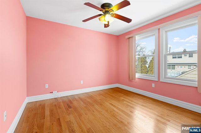 9 15th Avenue, Elmwood Park, NJ 07407