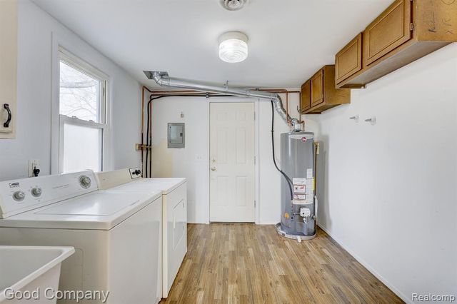 555 E Mahan Avenue, Hazel Park, MI 48030