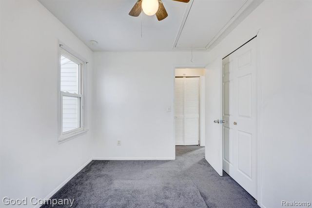 555 E Mahan Avenue, Hazel Park, MI 48030