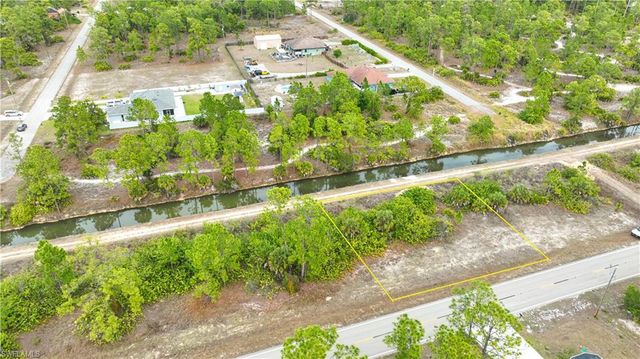 1113 E 12th ST, Lehigh Acres, FL 33972