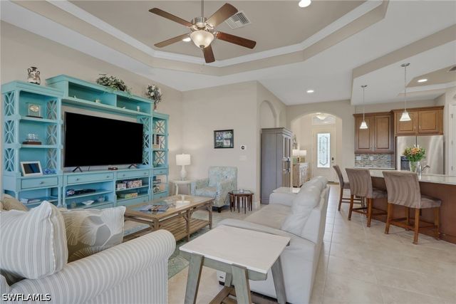 1589 Serrano CIR, Naples, FL 34105